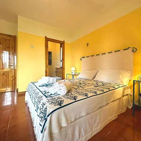 Liliana Βίλα Portu Sa Ruxi (Sardinia)